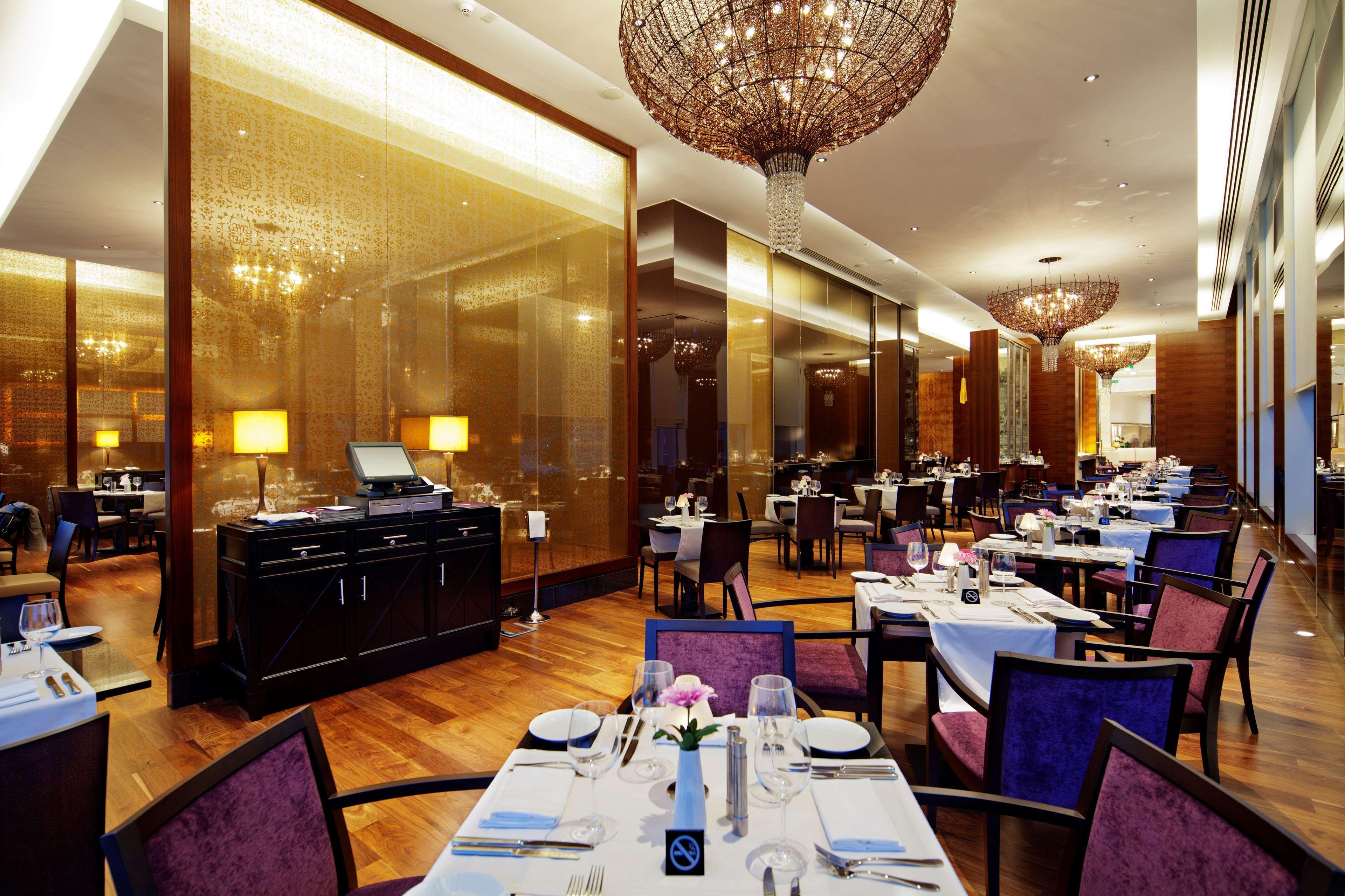 Hilton Baku Hotel Exterior photo The restaurant