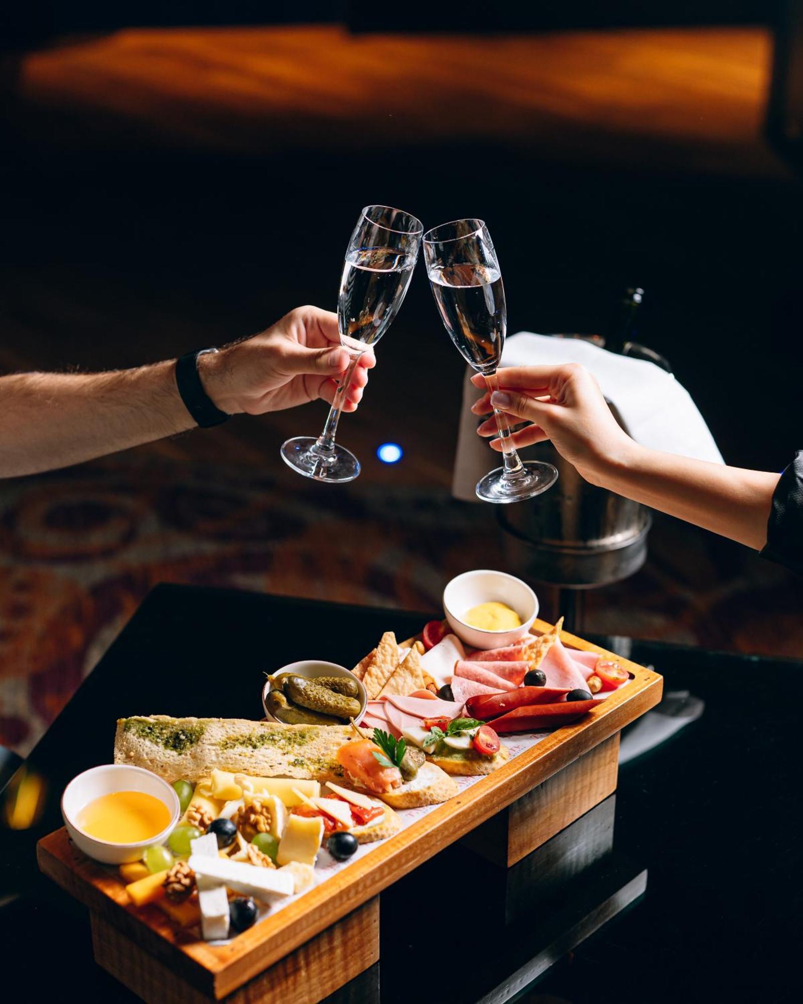 Hilton Baku Hotel Exterior photo Champagne and tapas
